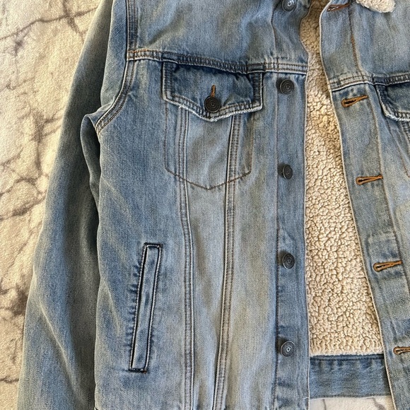 True Religion Trucker Jacket  M Sherpa Lined PorkChop Denim Distressed, Classic - Picture 2 of 13